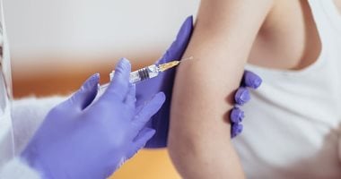 في أي ذراع يجب حقن اللقاحات؟